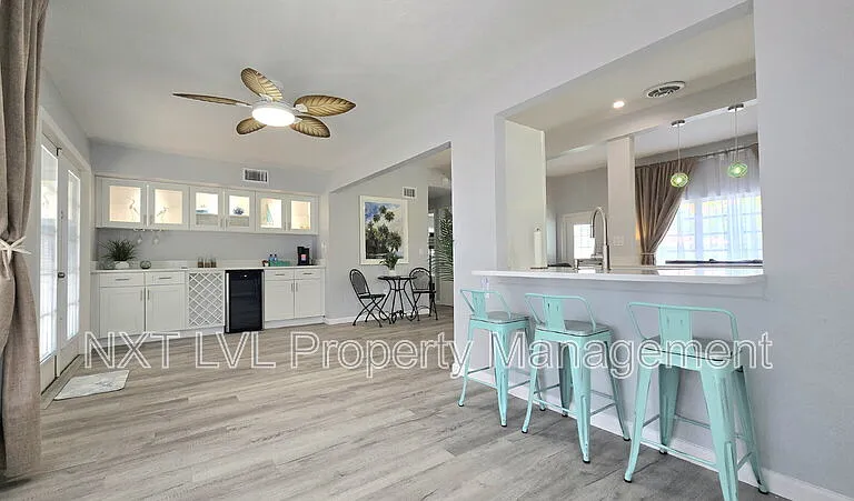 2348 Burton Ave — Photo 15