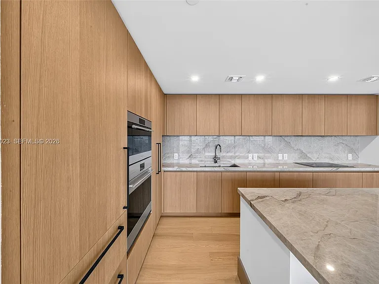 1176 97th St #709 — Photo 13