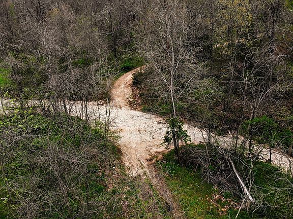 4th image of 488 Squaw Run Dr