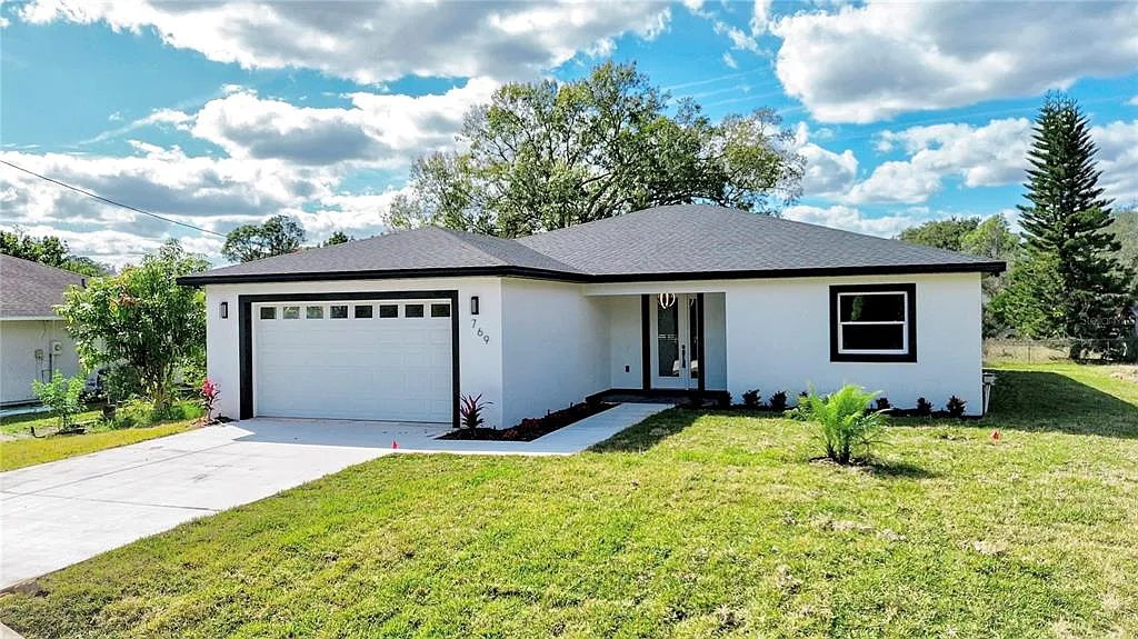 Building Photo - 769 Memorial Dr