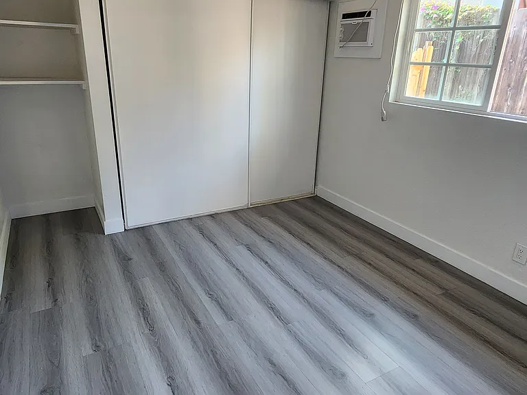 3765 Winona Ave — Photo 8
