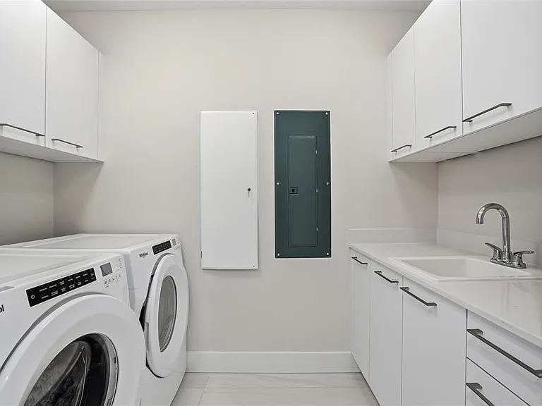 275 1st Ave S #1003 — Photo 75
