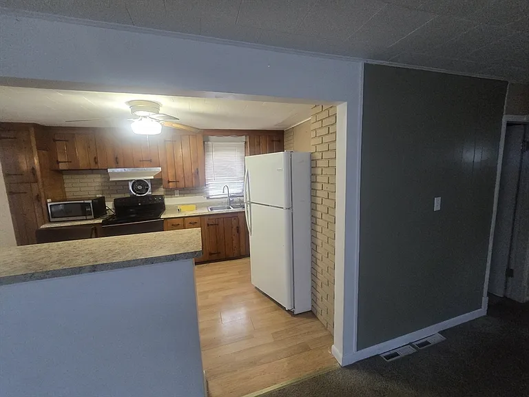 28 Chestnut Hill Rd — Photo 5