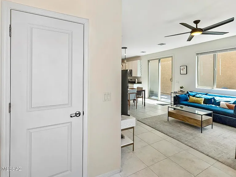 1032 E Descent St — Photo 32
