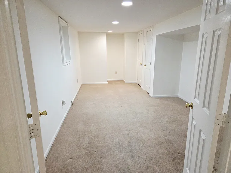 9409 Surratts Manor Dr #BASEMENT — Photo 9