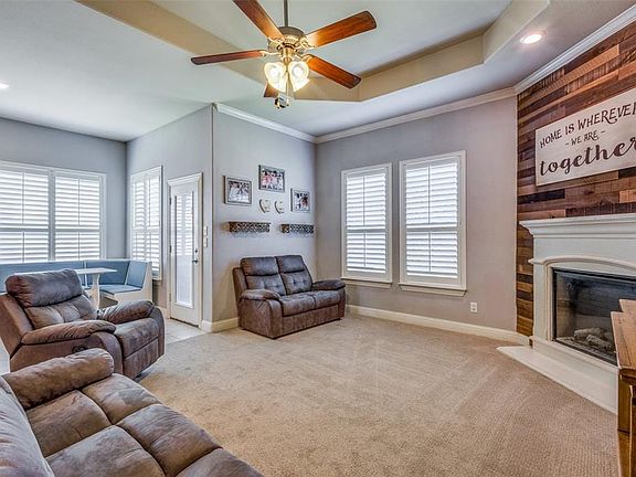 2nd image of 503 Shady Oaks Ave