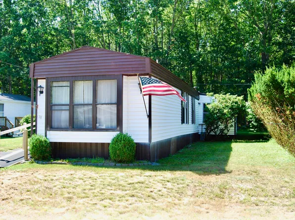 78 Poplar Park Drive, Wells, ME 04090