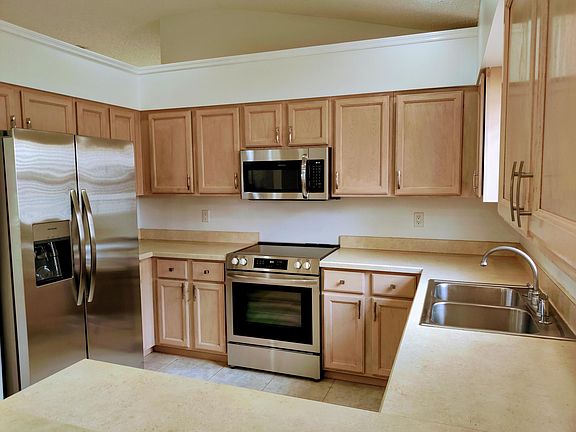 5th image of 7600 Stirling Bridge Boulevard N