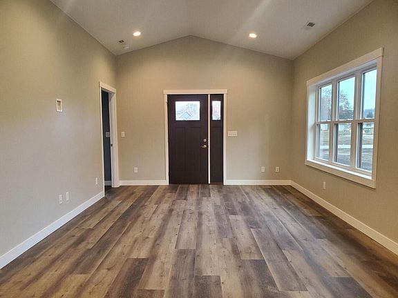 3rd image of 20161 Campus Ct