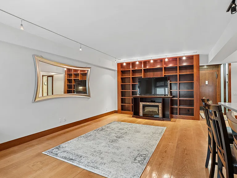 100 W 57th St #6R — Photo 4
