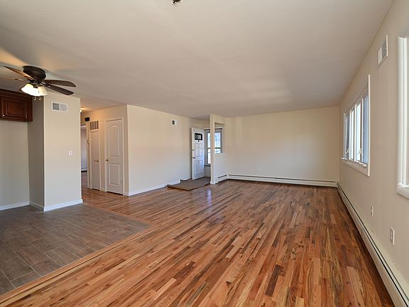 4th image of 372 Oak Ave #2626