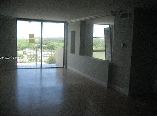 2nd image of 2350 NE 135th St APT 914