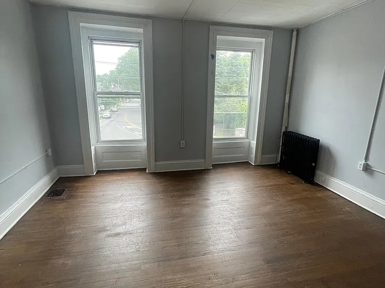 342 W Grand Ave #2L — Photo 1