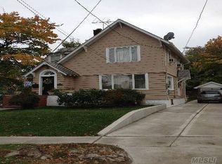 16418 Cryders Ln, Beechhurst, NY 11357