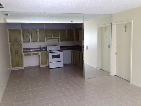 4th image of 4522 SW 54th St APT 802-K