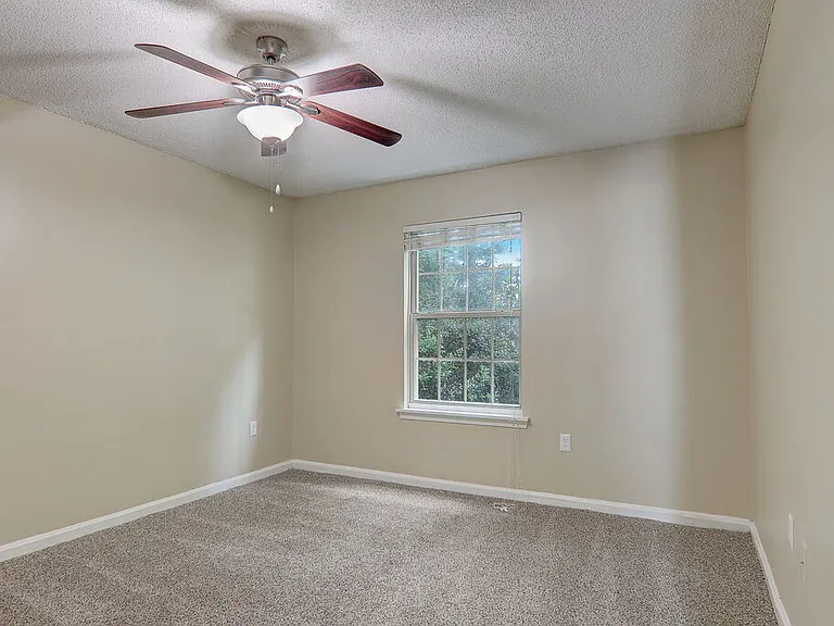 The Grove Apartments — Photo 27