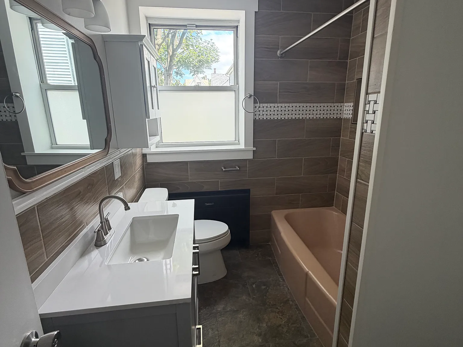 2 bed, $1,600 — Photo 3