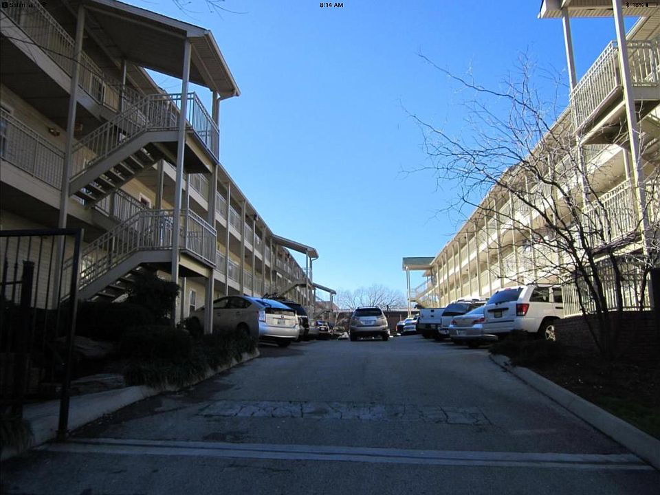 2nd image of 1628 Queen Anne Way
