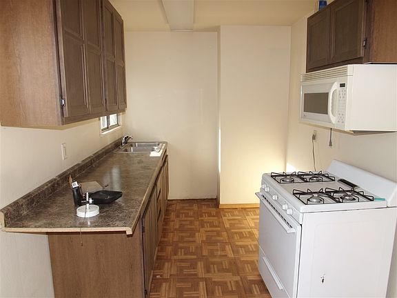 3rd image of 4320 Huron St
