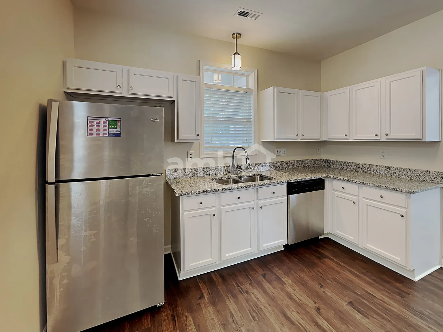 4 bed, 2.5 bath, 1856 sqft, $2,415 — Photo 3