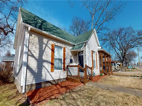 526 & 528 W Austin Blvd, Nevada, MO 64772