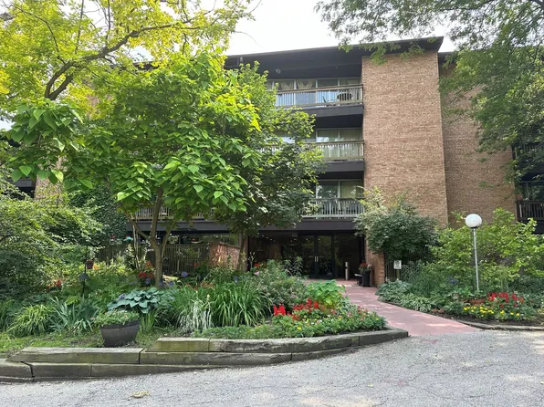 5700 Hillcrest Ln APT 3B, Lisle, IL 60532