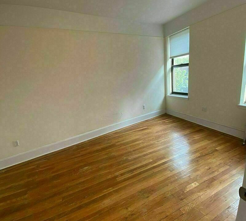 2nd image of 6802 Ridge Blvd #3U