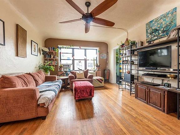 5th image of 141 Wyckoff Pl APT 6B