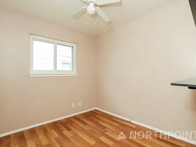 1060 Richmond Dr — Photo 13