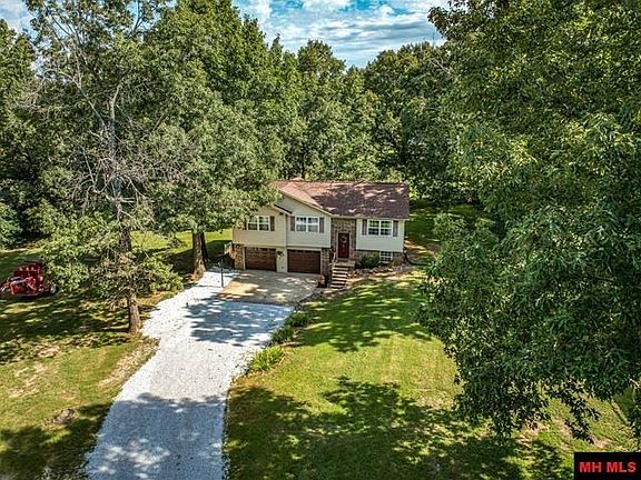 4th image of 4058 Valley Rd