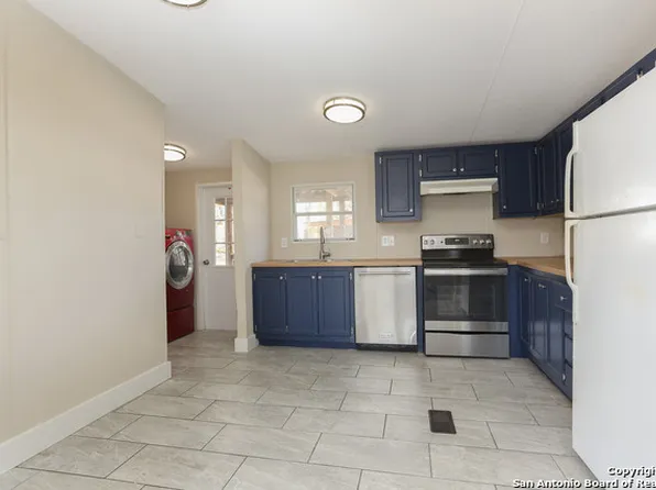 302 HICKORY RUN, La Vernia, TX 78121