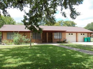 912 University Dr, Belton, TX 76513