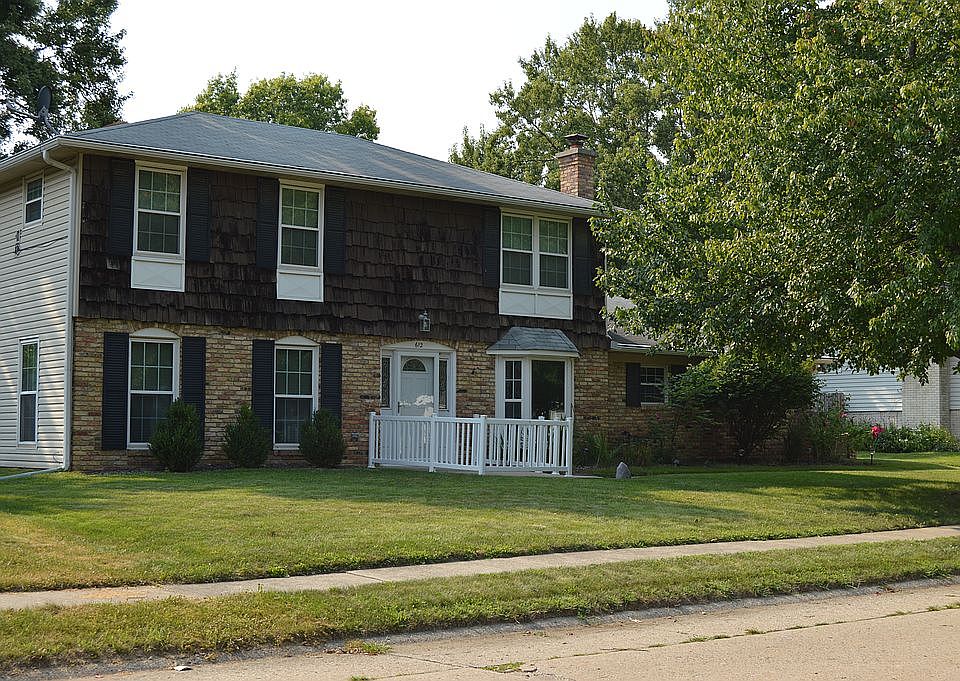 1st image of 612 Ash Dr