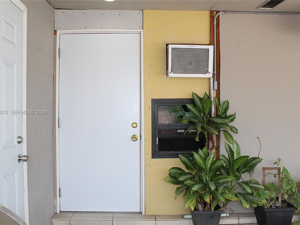 1st image of 3054 NW 18th St #4