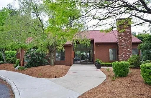 11 Post Oak Ln #10 — Photo 4