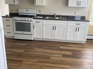 146 Grove St FLOOR 2, Lincoln, RI 02865