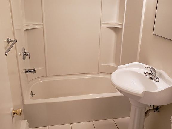 4th image of 3219 Meadowbrook Blvd APT 101