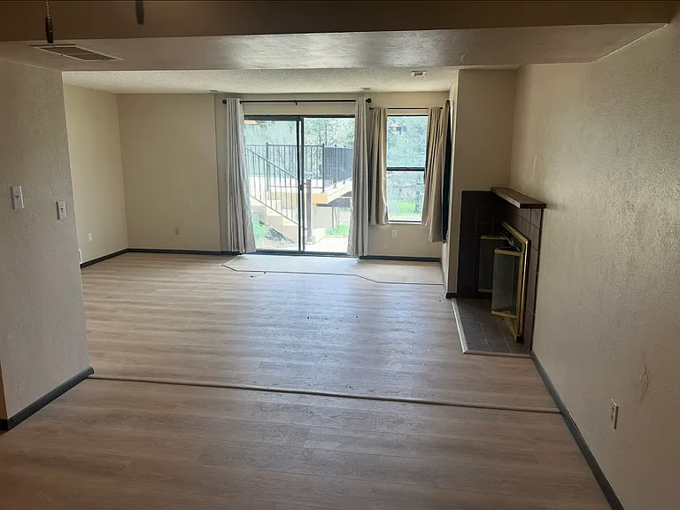 119 Greenwood Dr #1/2 — Photo 6