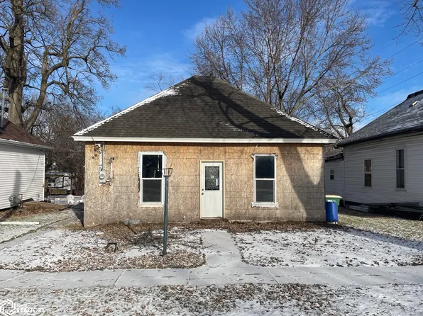 703 W Broadway Ave, Fairfield, IA 52556