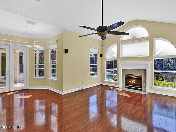 5th image of 8586 Hunters Creek Dr N