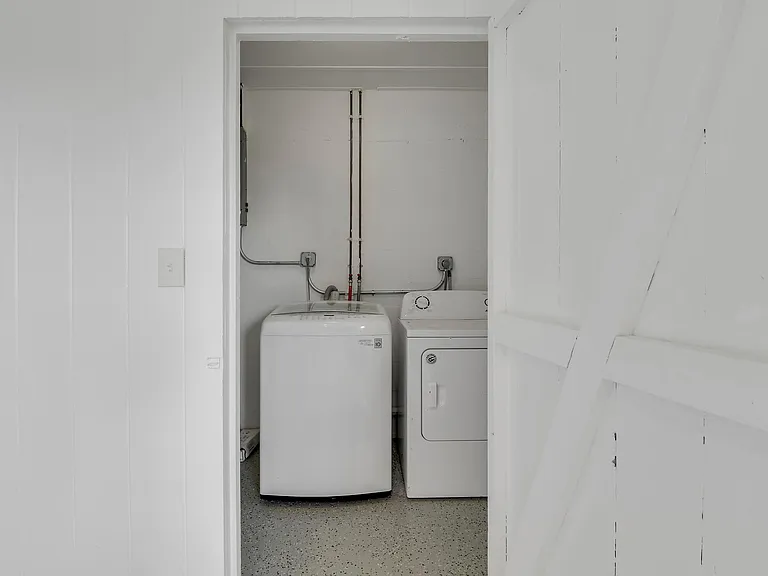 816 Juniper Dr — Photo 17