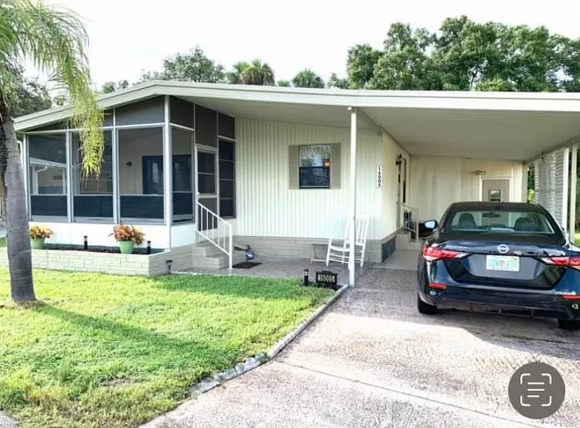 2 bed, 1000 sqft, $1,375 — Photo 1