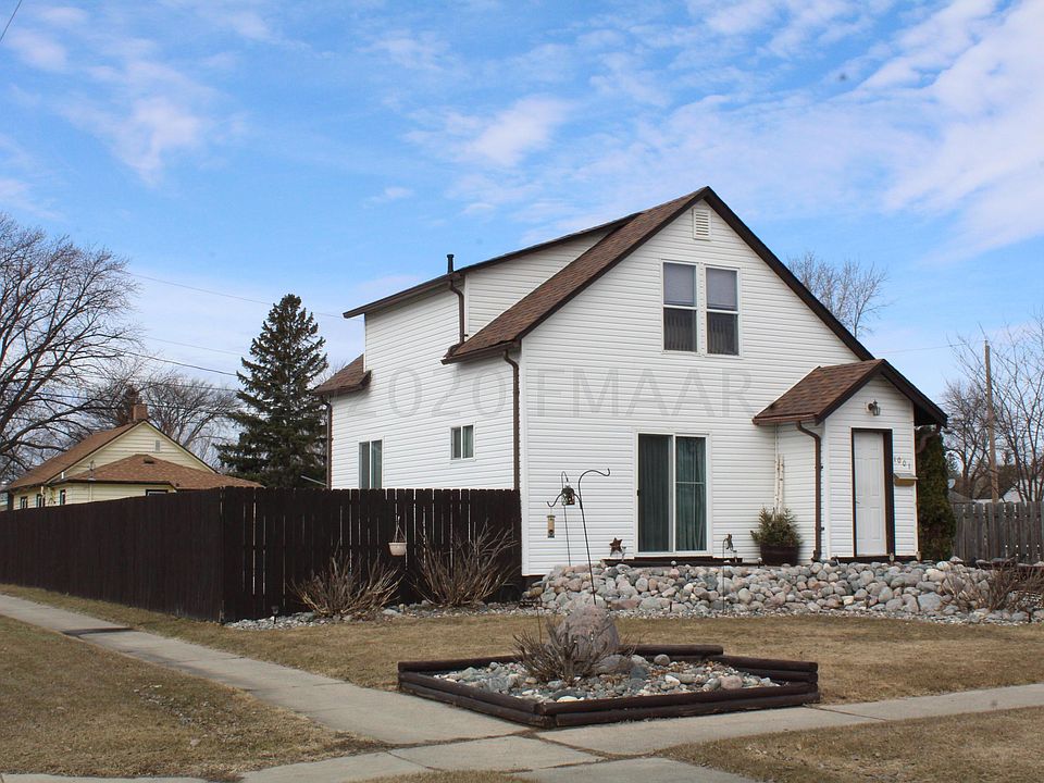 1st image of 1001 17th St N