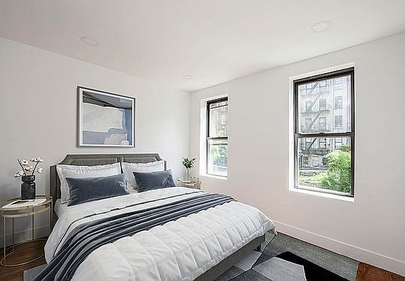 5th image of 210 1st Ave #3R