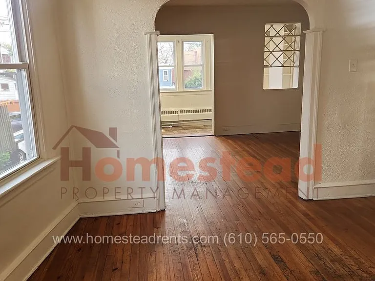310 Moore St — Photo 9