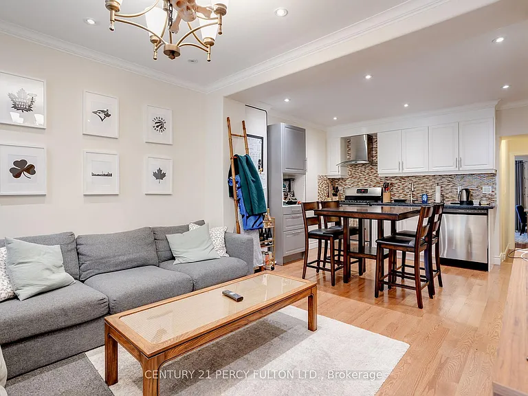 209 Coxwell Ave #MAIN — Photo 7