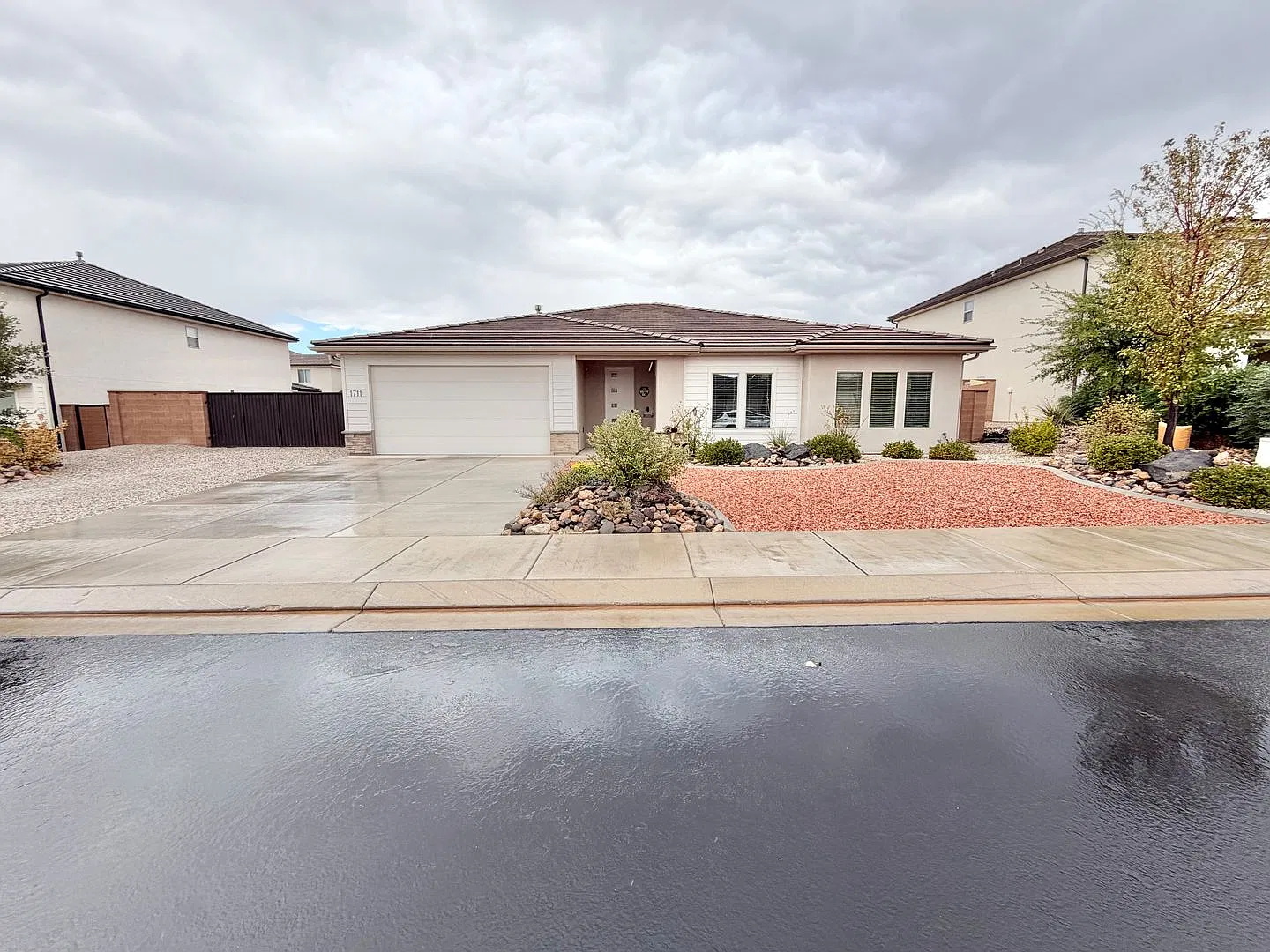 St George Home — Photo 1