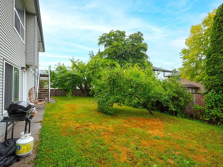 8546 164th St #UPPER — Photo 36