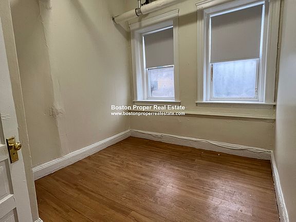 3rd image of 1111 Boylston St APT 30