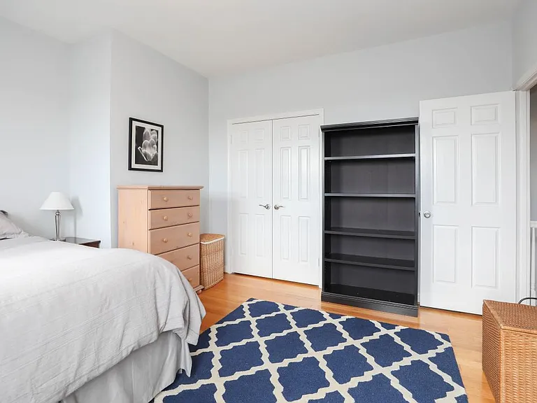 1822 Vernon St NW #302 — Photo 14